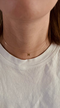 Collier jonc initial