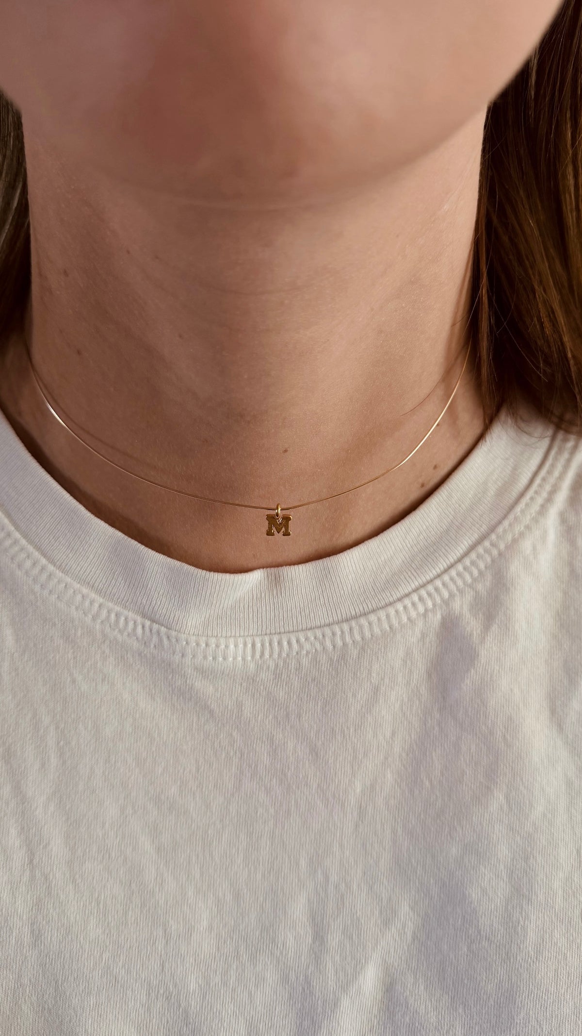 Collier jonc initial